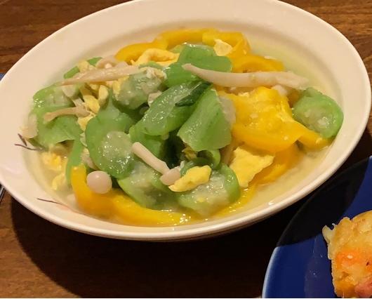 丝瓜鸡蛋烩白玉菇