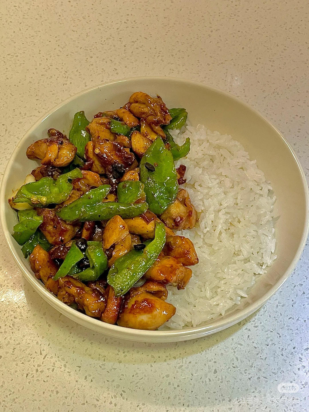 青椒炒鸡腿肉的做法