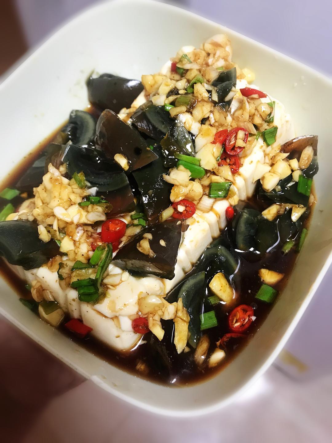 皮蛋豆腐的做法