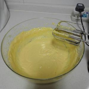 黑芝麻鸡蛋卷（黄油版）的做法 步骤4