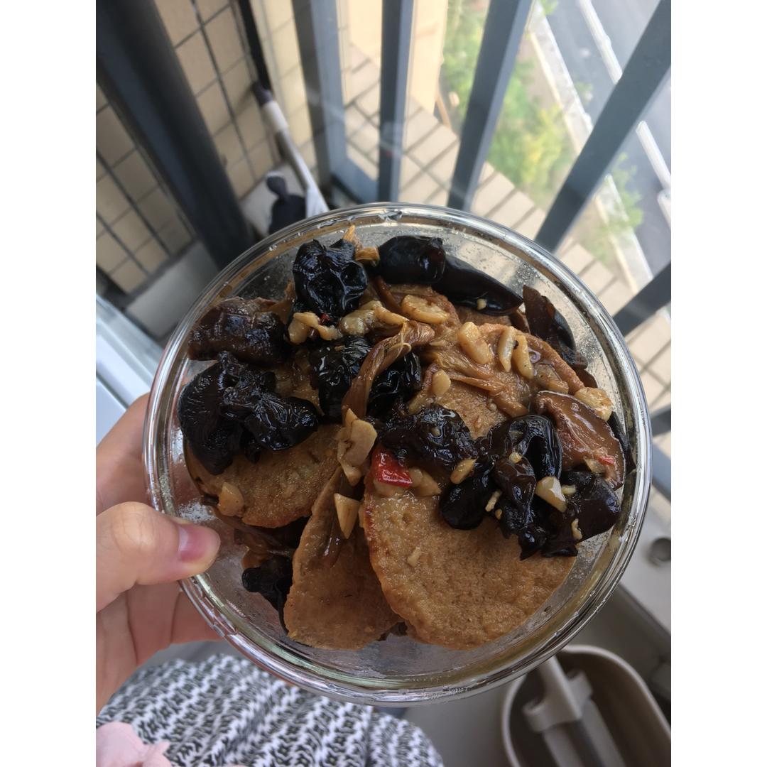 冷热可食的年菜---红烧素鸡甚于食肉!（素鸡鲜嫩多汁有诀窍）