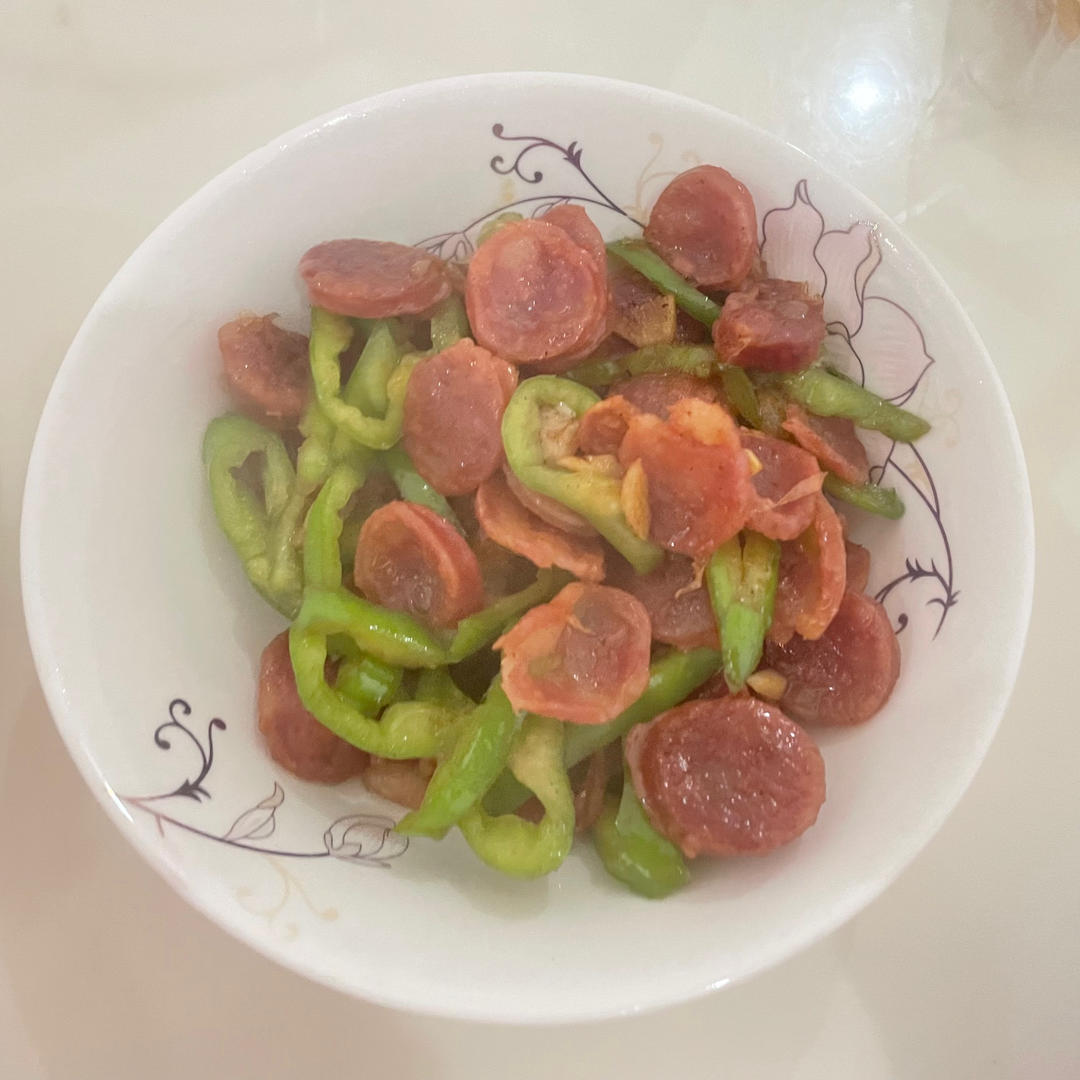 腊肠炒青椒