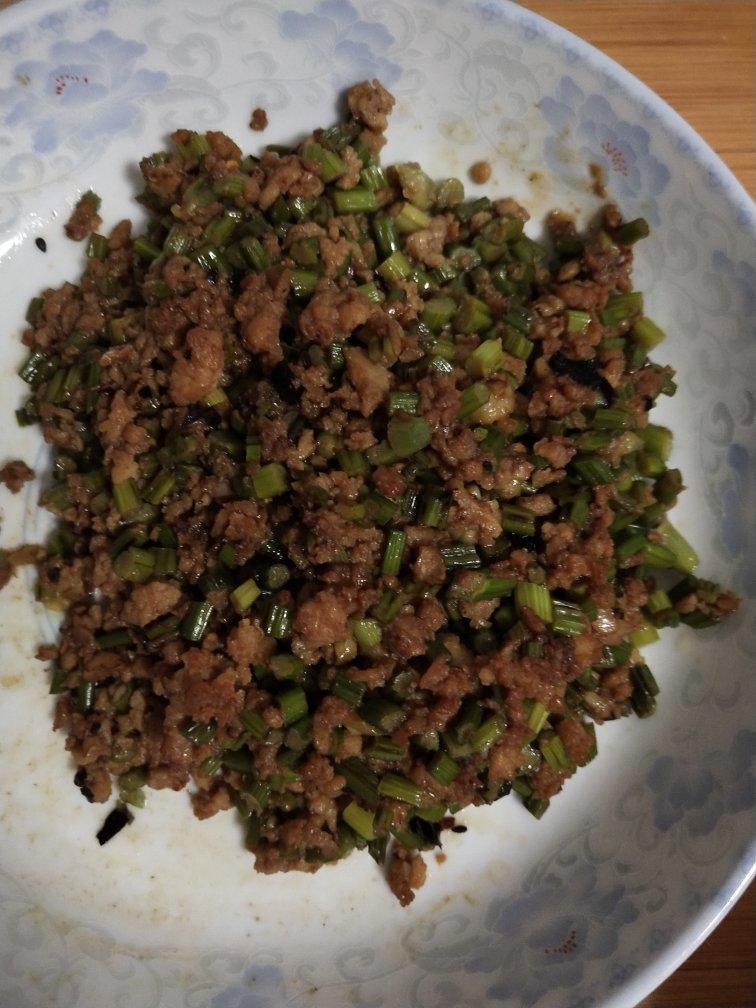 炒苍蝇头（蒜薹炒肉沫）