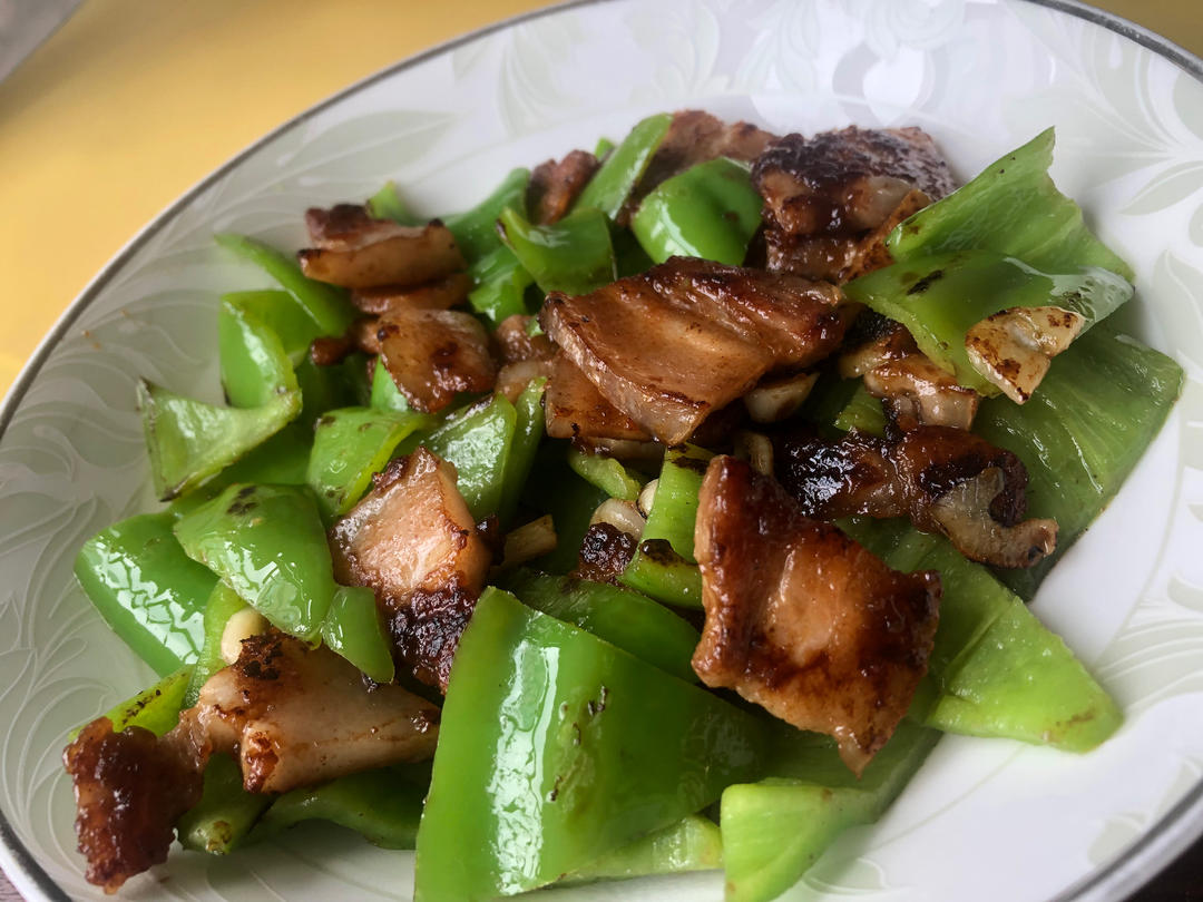 巨下饭的尖椒炒肉片