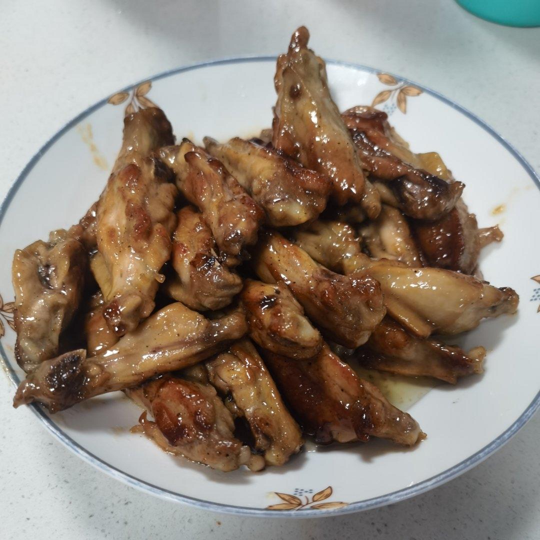 不舔手指算我输‼️做法超简单的鲜嫩多汁秘制小鸡翅🔥