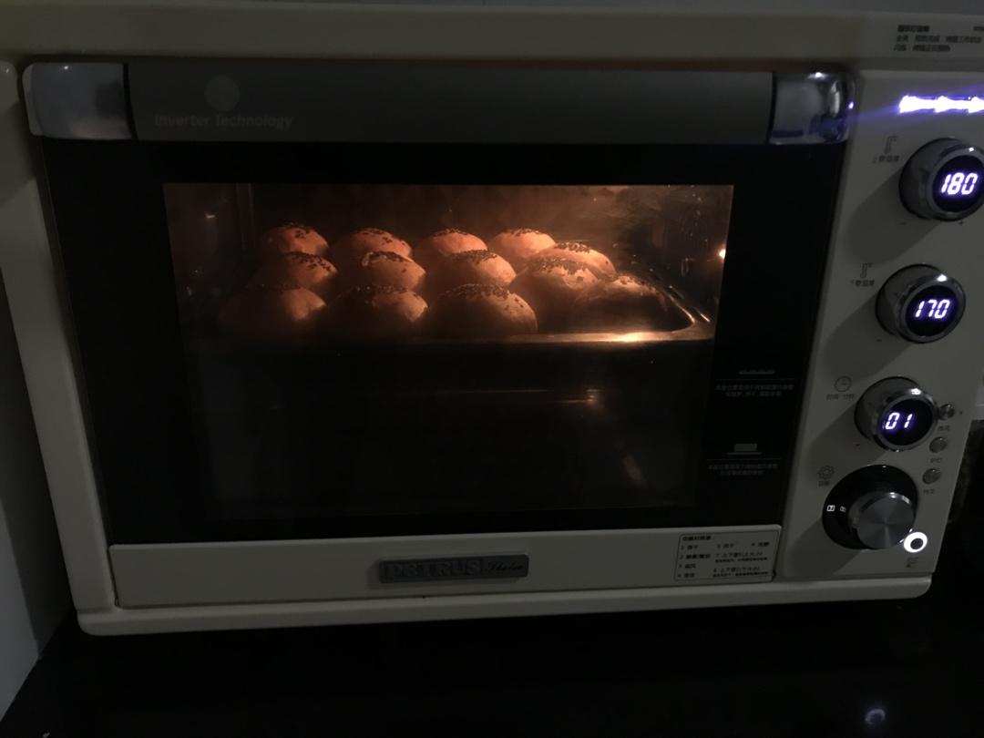 黑全麦波兰种吐司，这么柔软简直怀疑你是个假全麦！