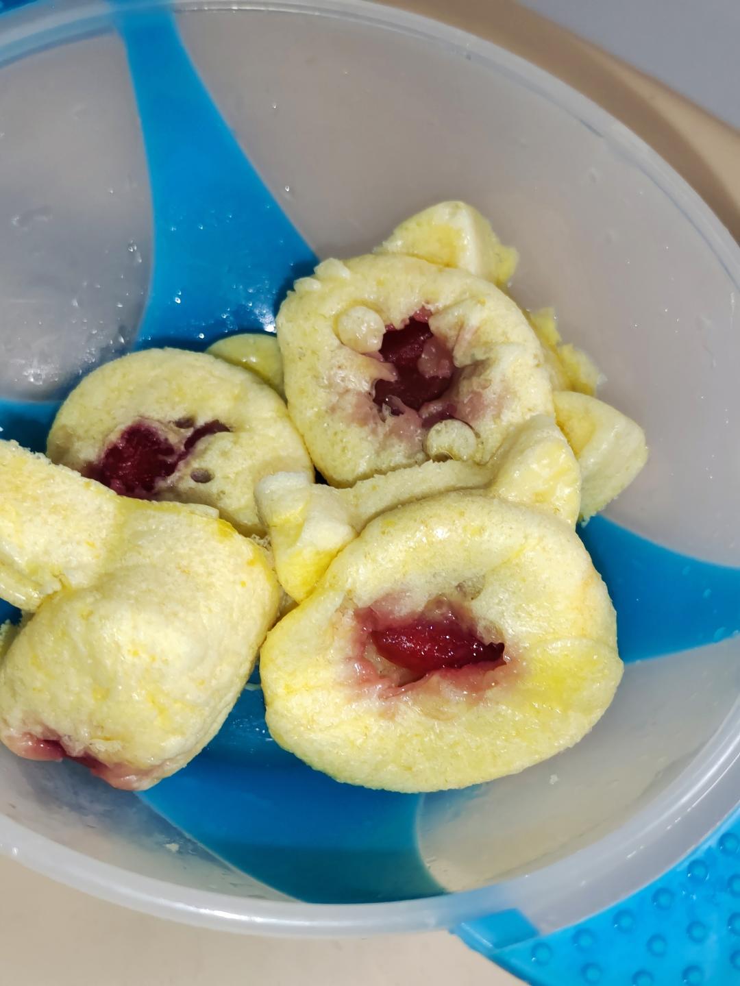 宝宝辅食:樱桃手指蛋糕