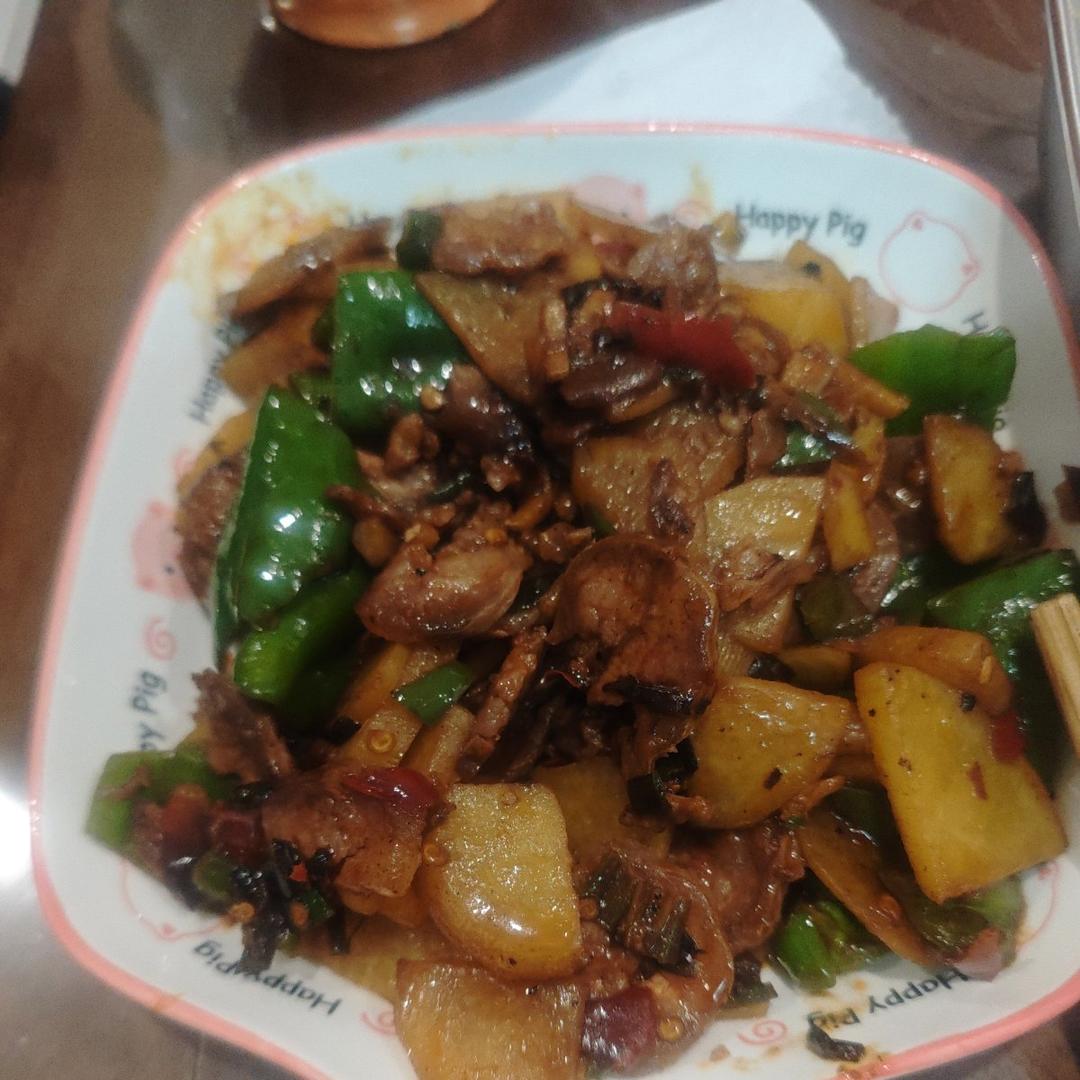 青椒土豆片炒腊肠