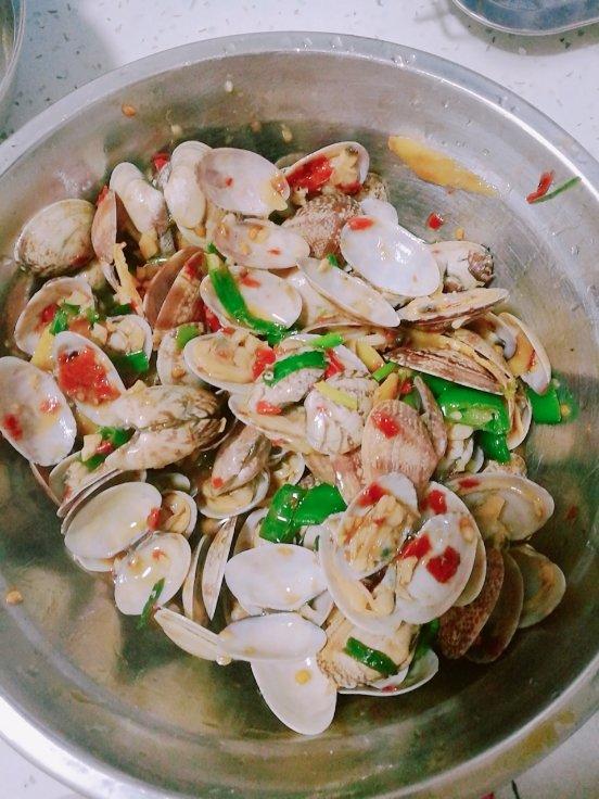 蒜香炒花甲