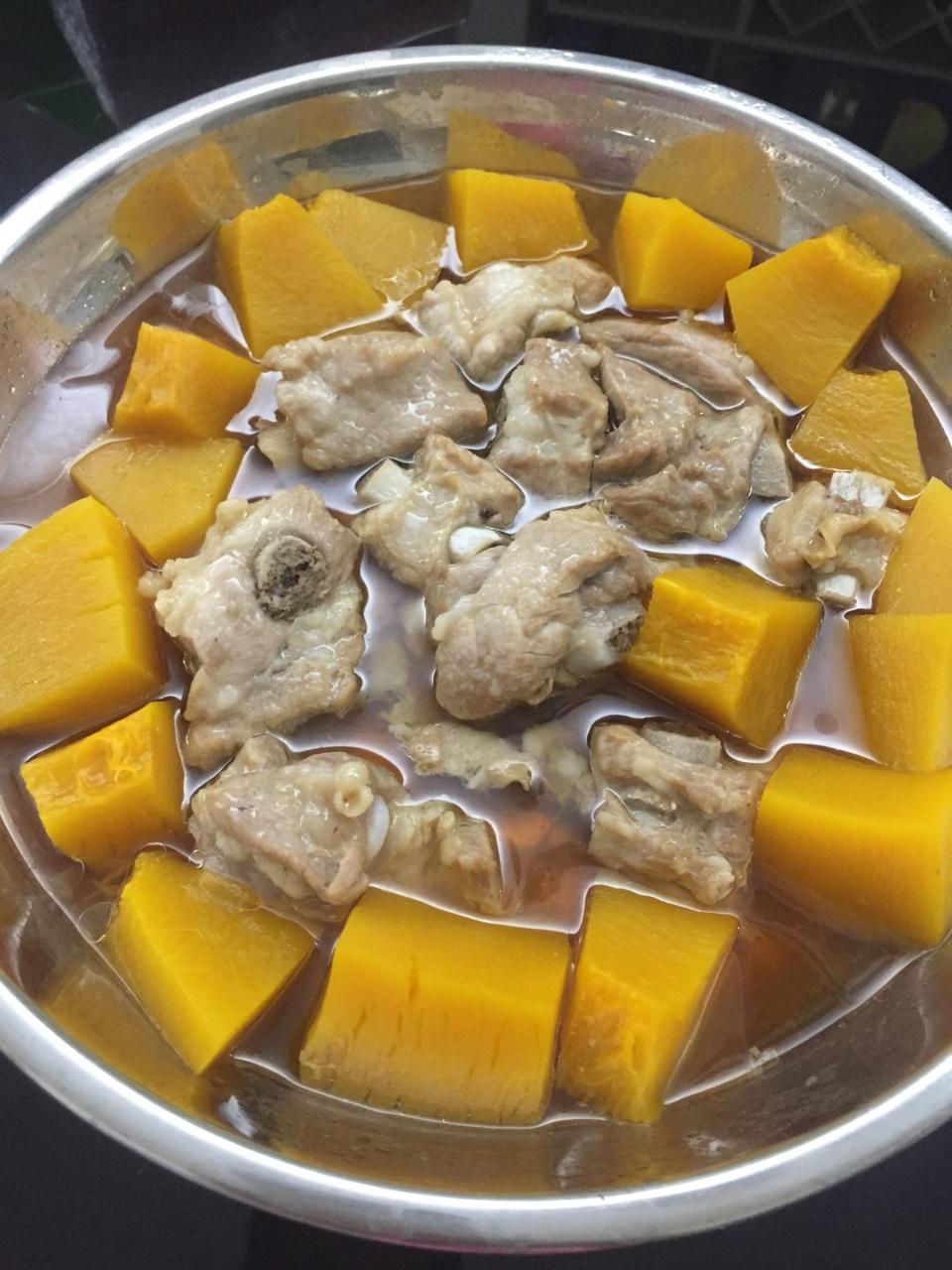 南瓜蒸排骨