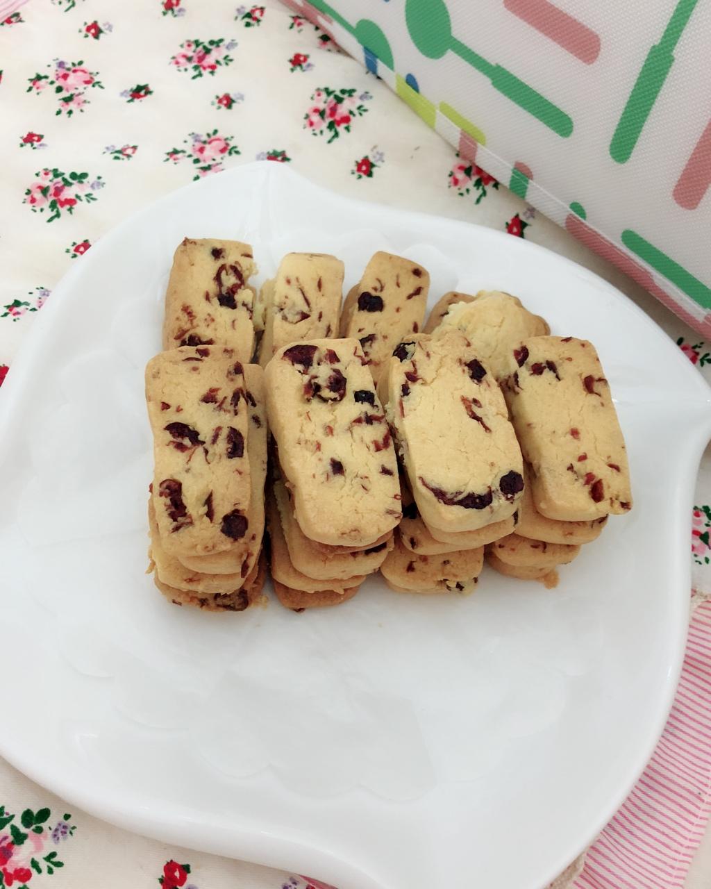 甜甜567-做的蔓越莓饼干