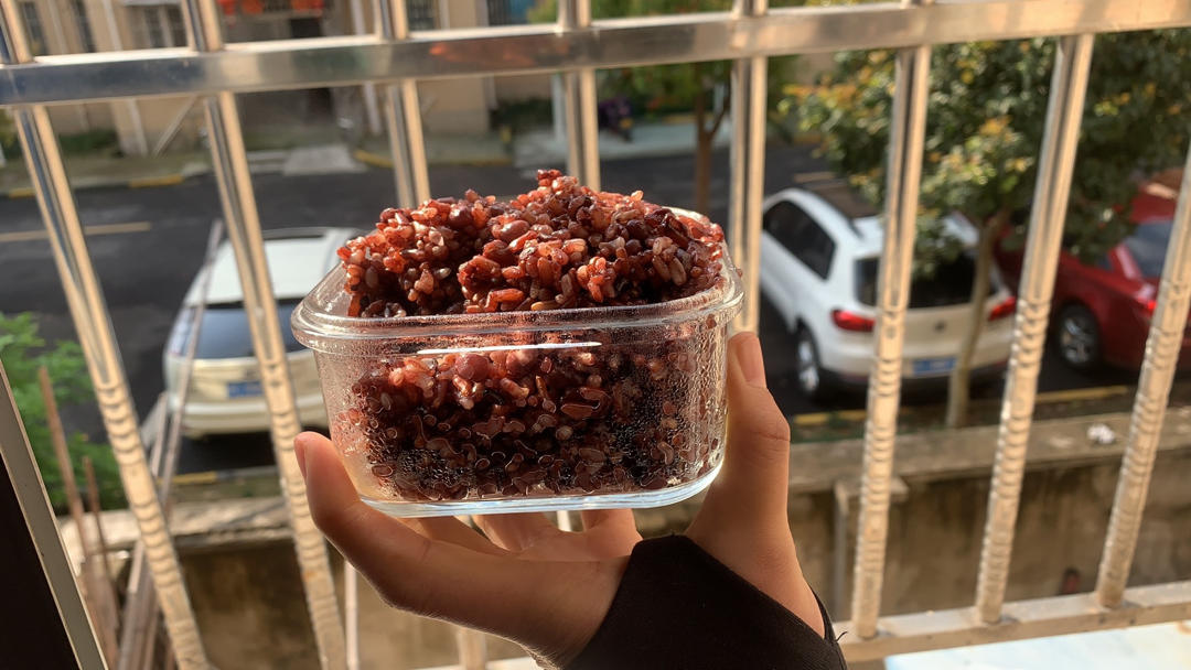 减脂期吃的米饭，黑米紫米糙米饭，快手好吃，一次做好6天的量