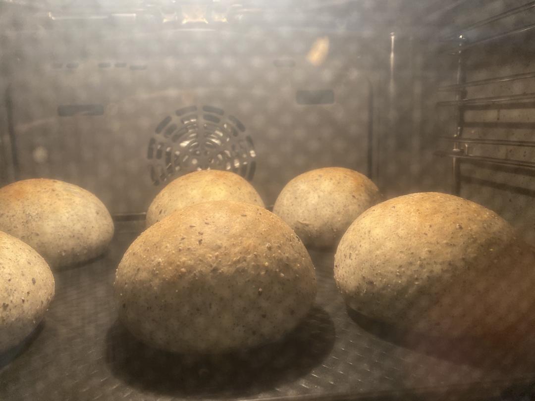 双倍黑芝麻餐包