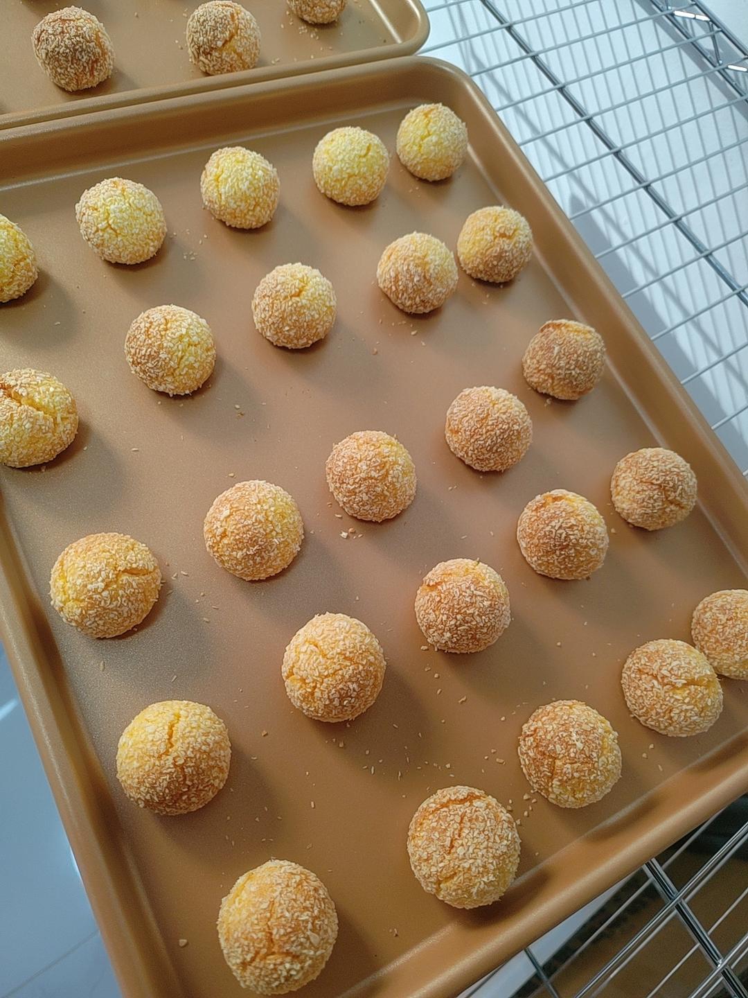 我宣布这是最好吃的黄金椰蓉球，锁死这个配方，不迷路！