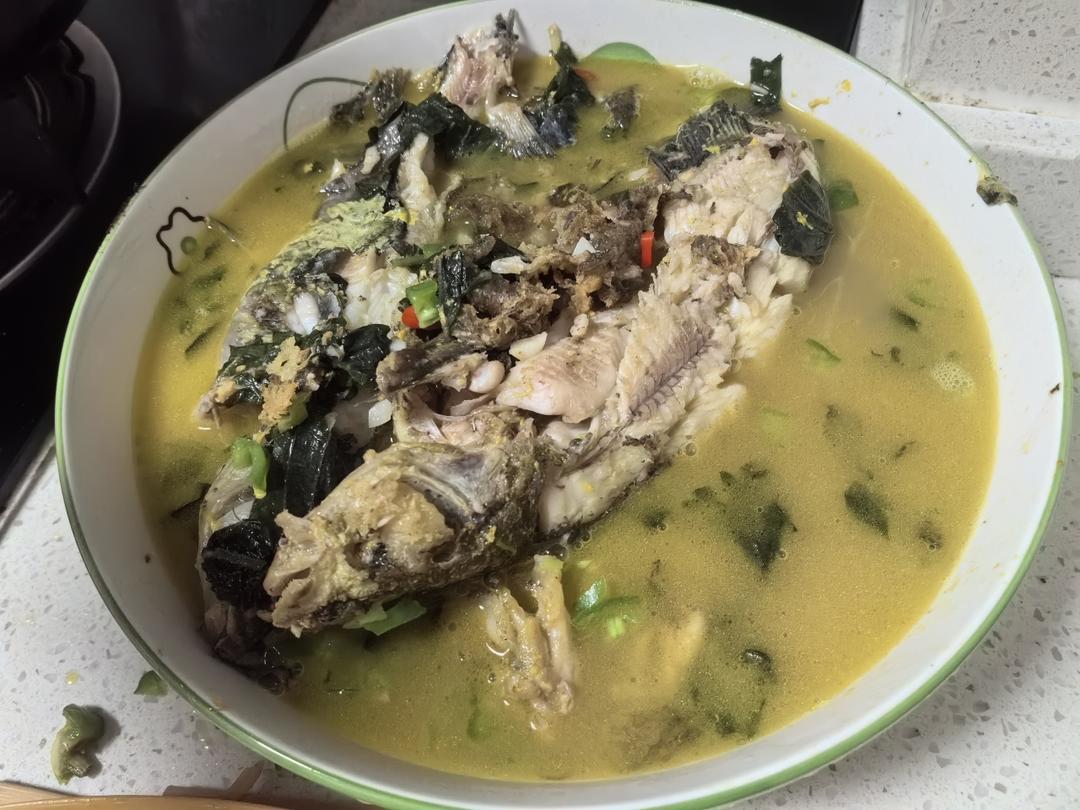 鲜掉舌头的豆腐黄鸭叫。黄辣丁。汪刺鱼。昂刺鱼。。。