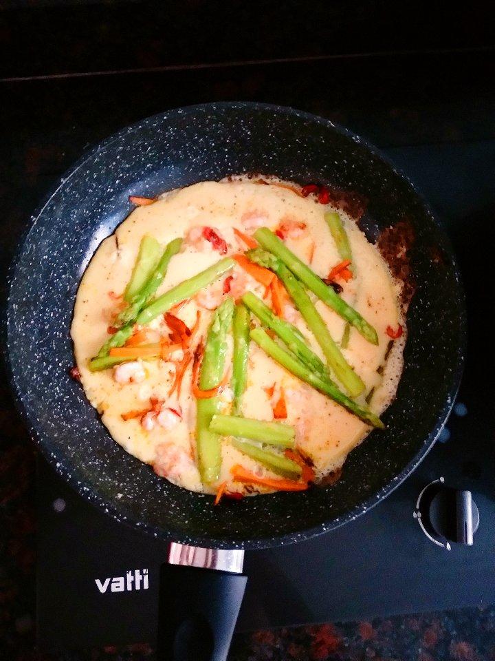 芦笋虾仁早餐蛋饼