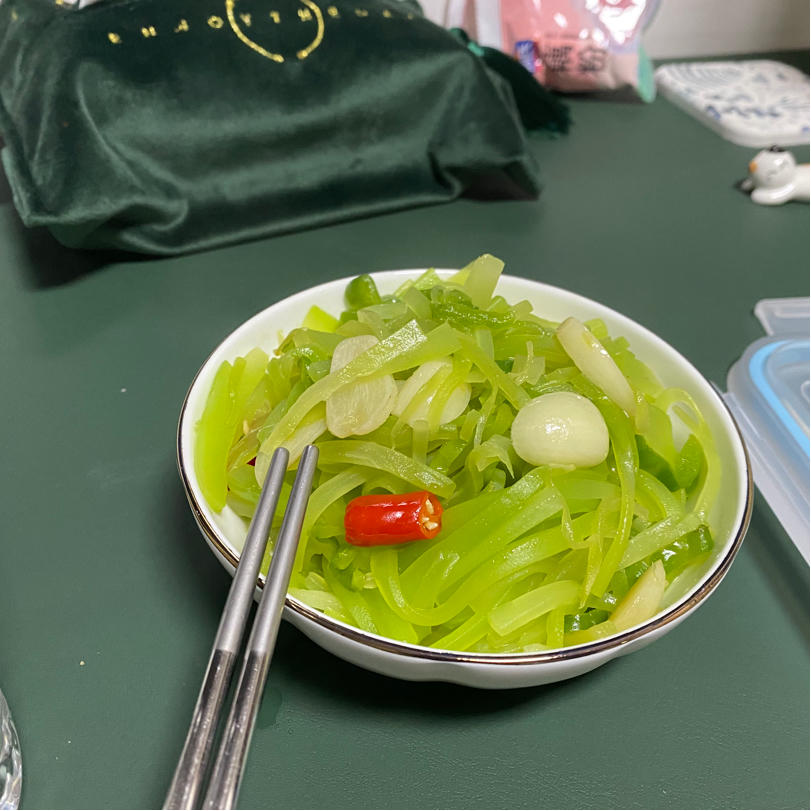 清脆爽口，耗油莴笋丝