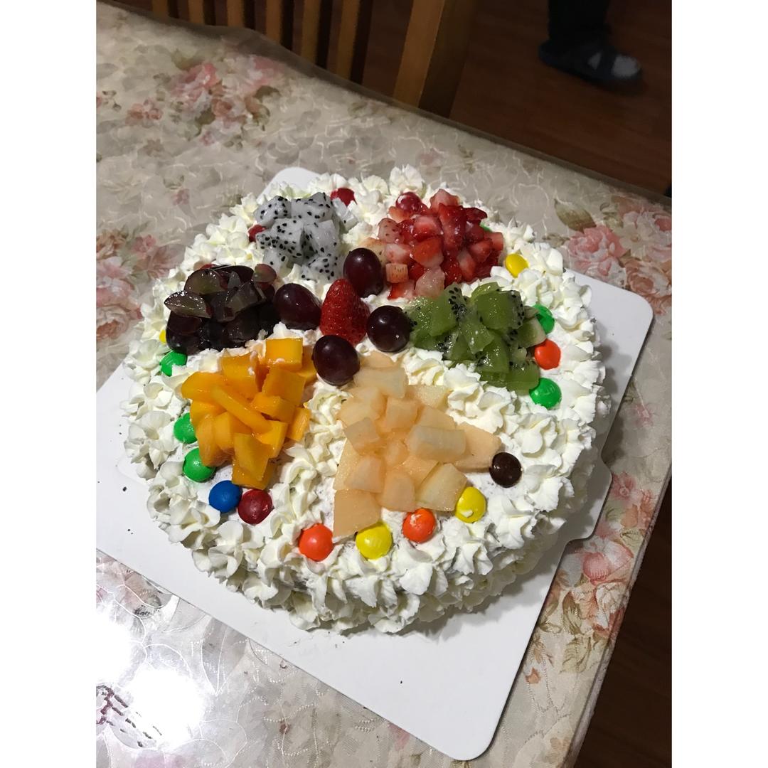 简单奶油裱花水果蛋糕