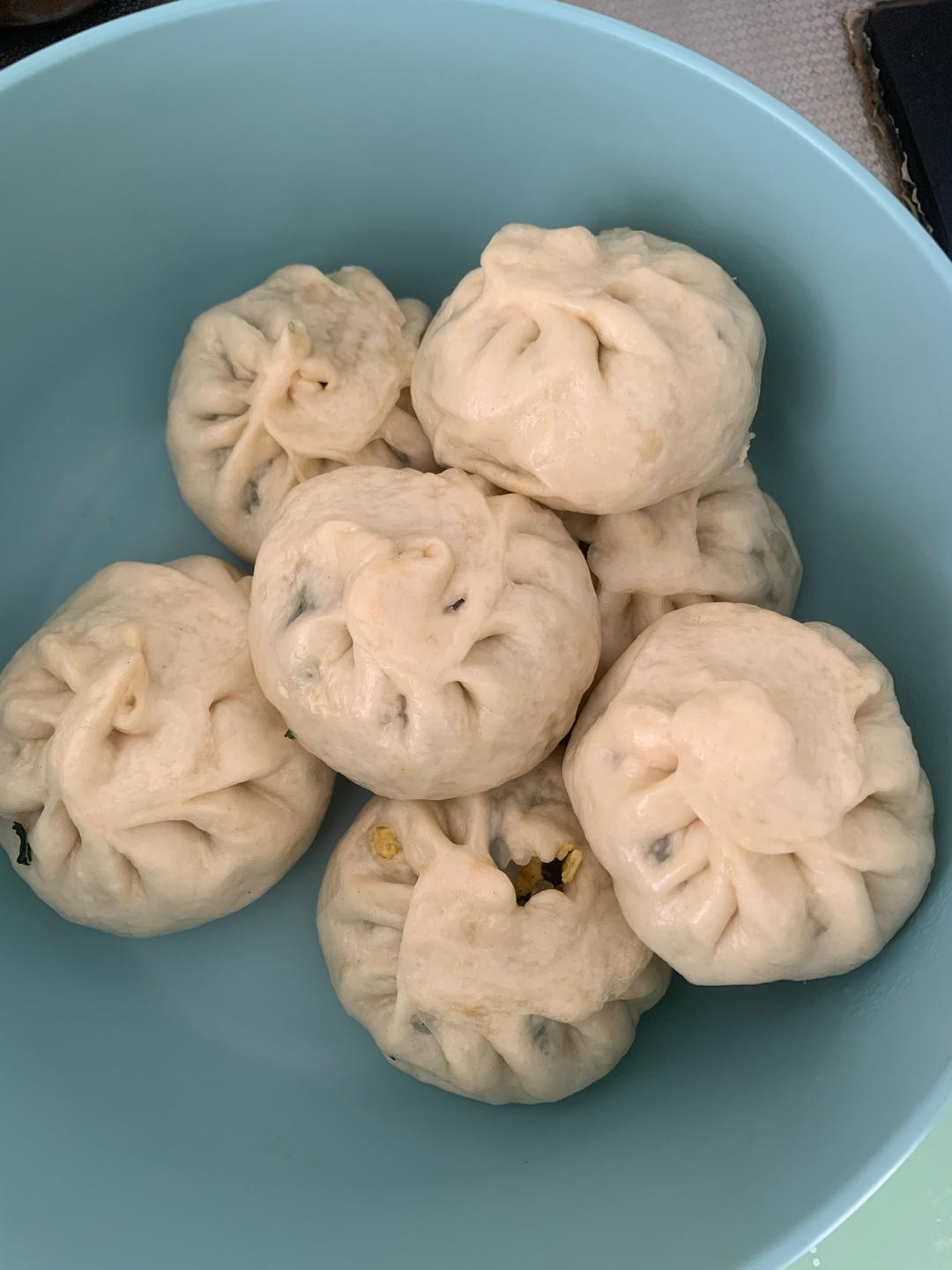 松软的素馅包子