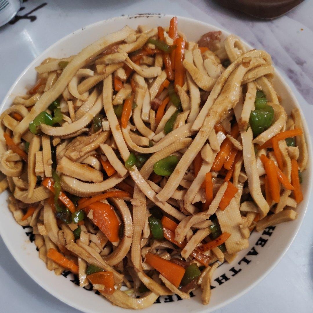 这也太好吃啦🥹青椒炒豆腐皮巨下饭