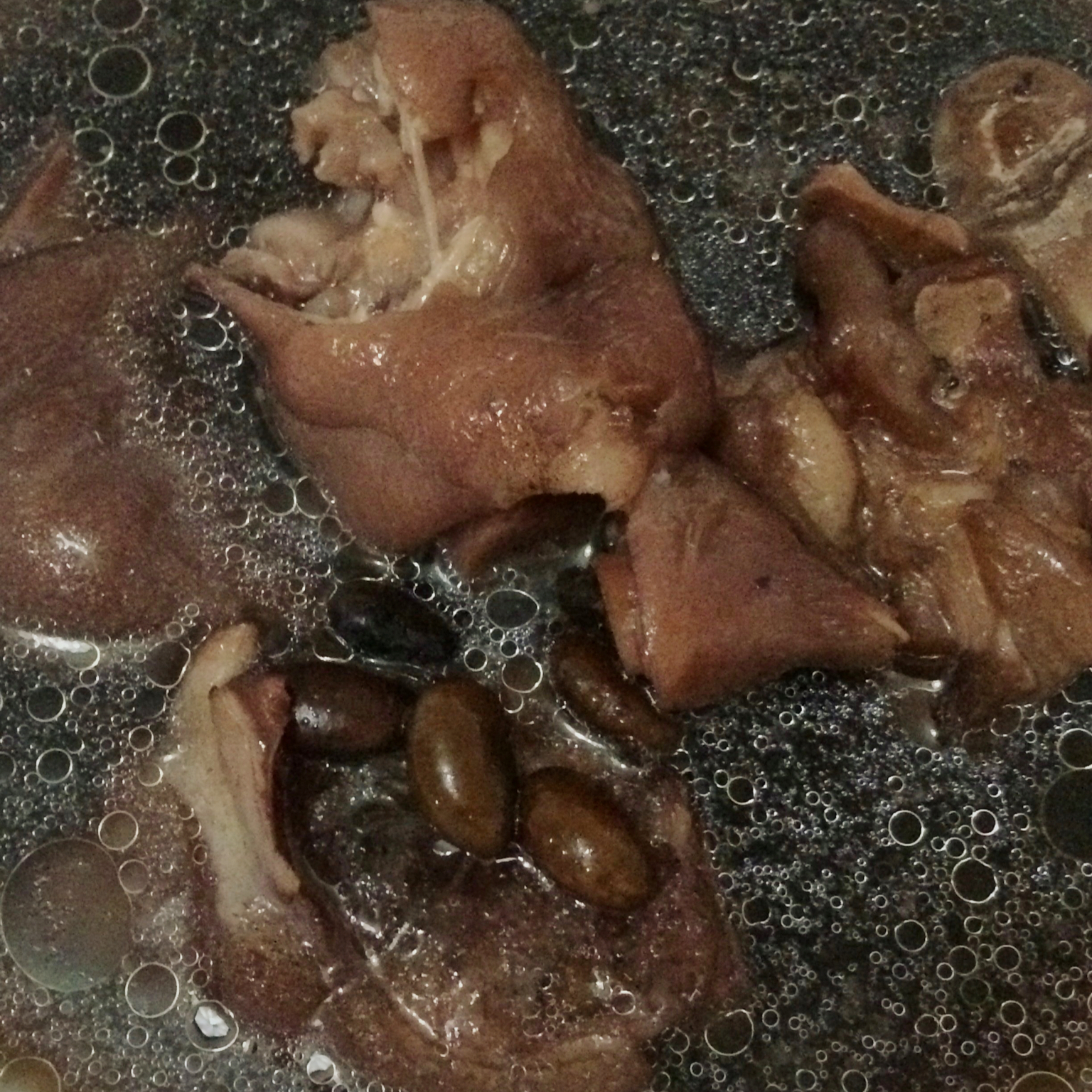 黑豆猪蹄汤