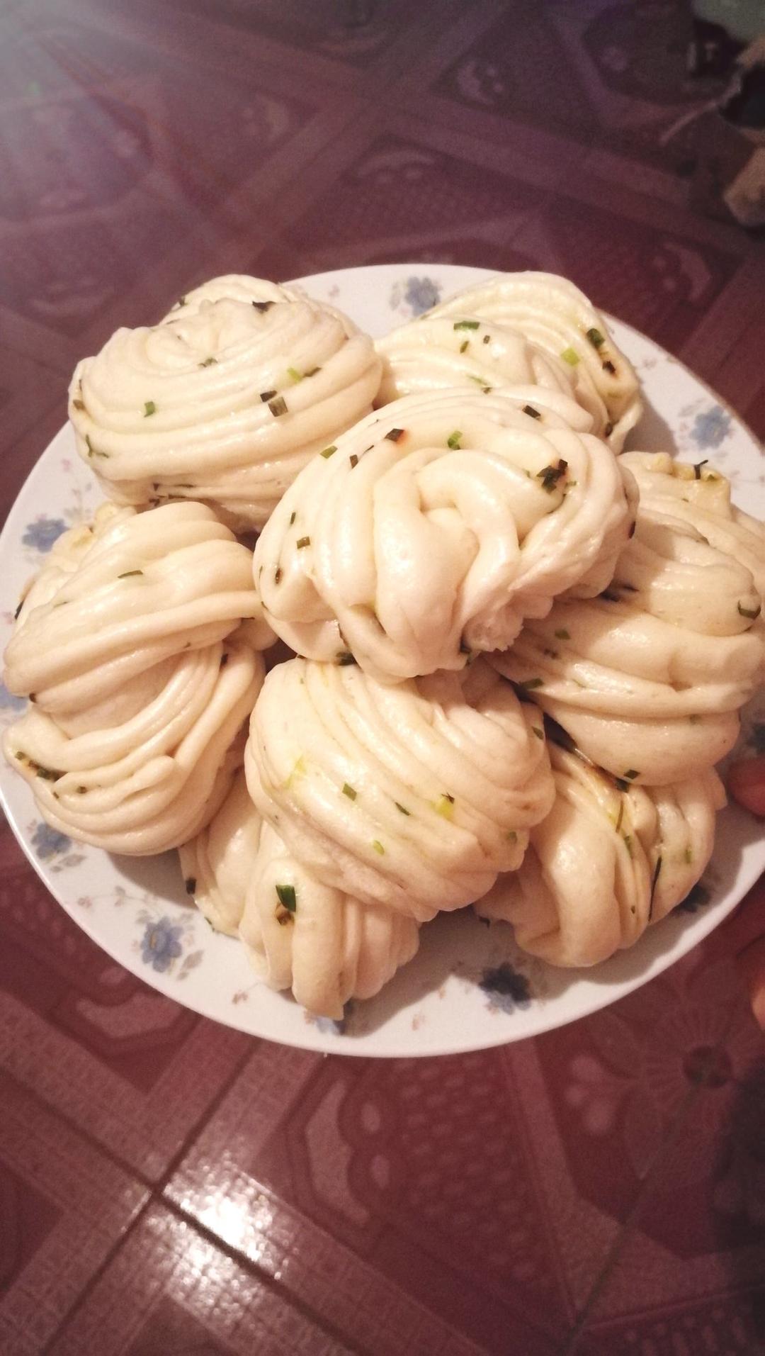 葱油花卷，一根筷子卷出漂亮的造型