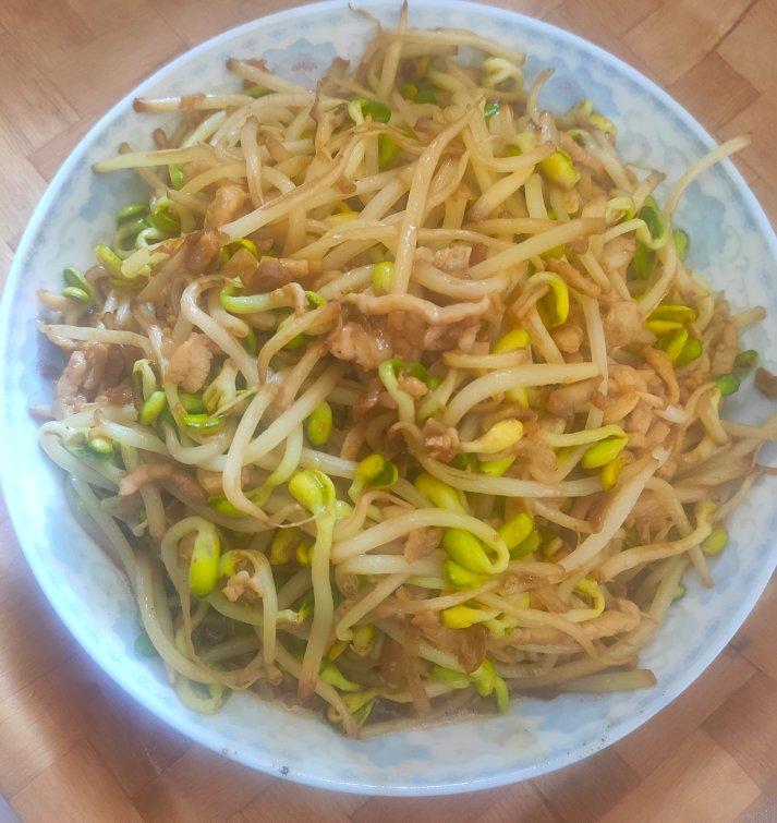 豆芽炒肉丝