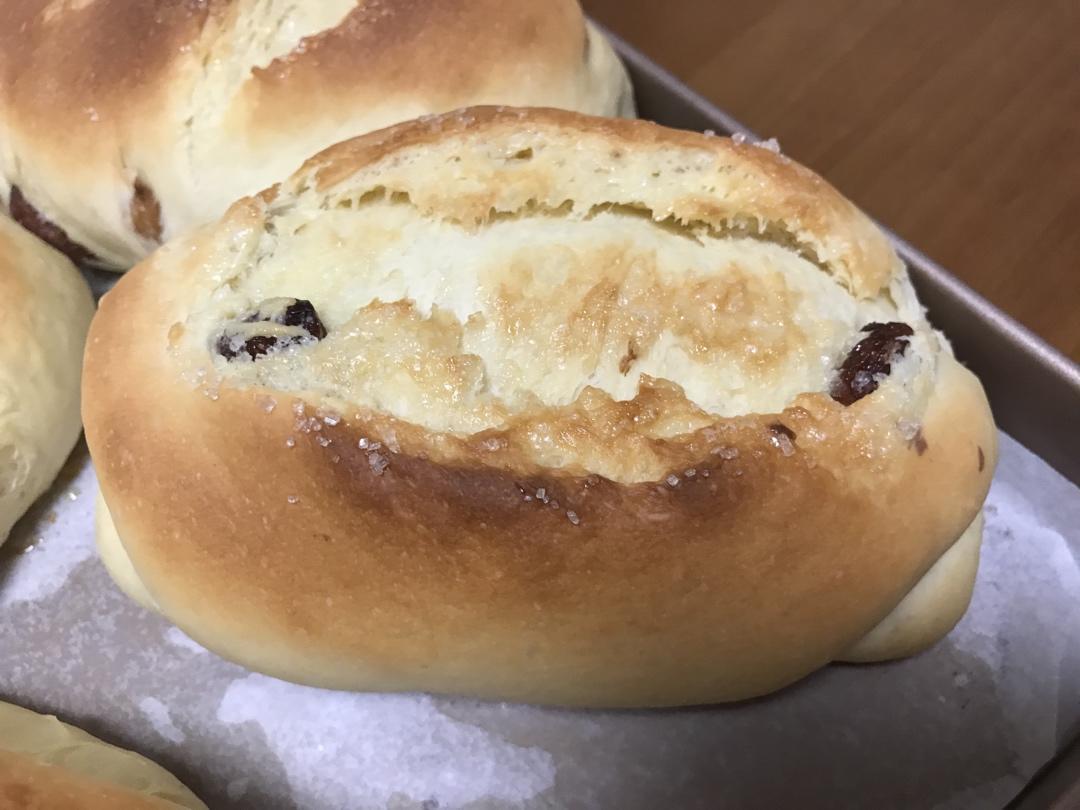 葡萄软欧（仿原麦山丘）Milk flavored bread filled with raisins and butter