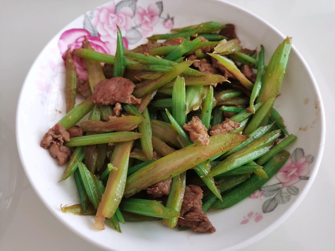 下饭芹菜炒肉