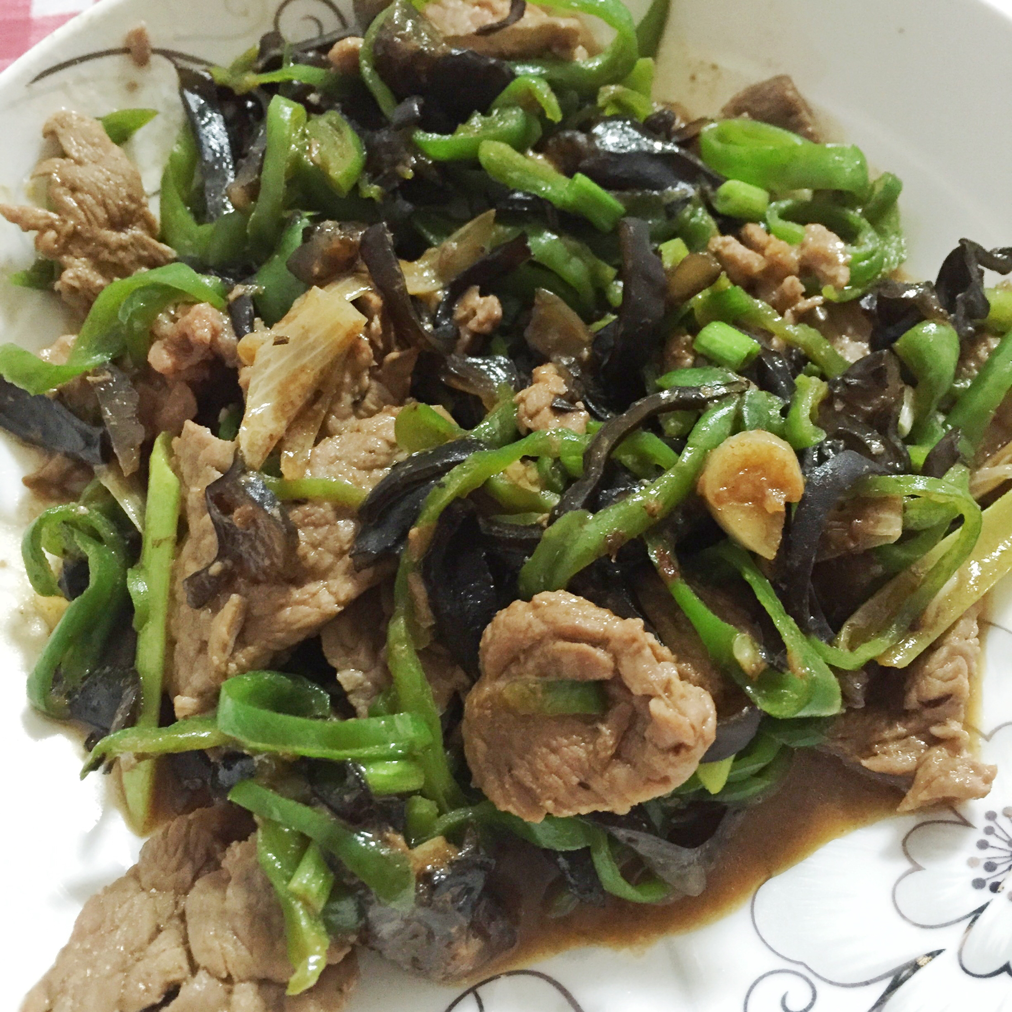 青椒木耳肉丝