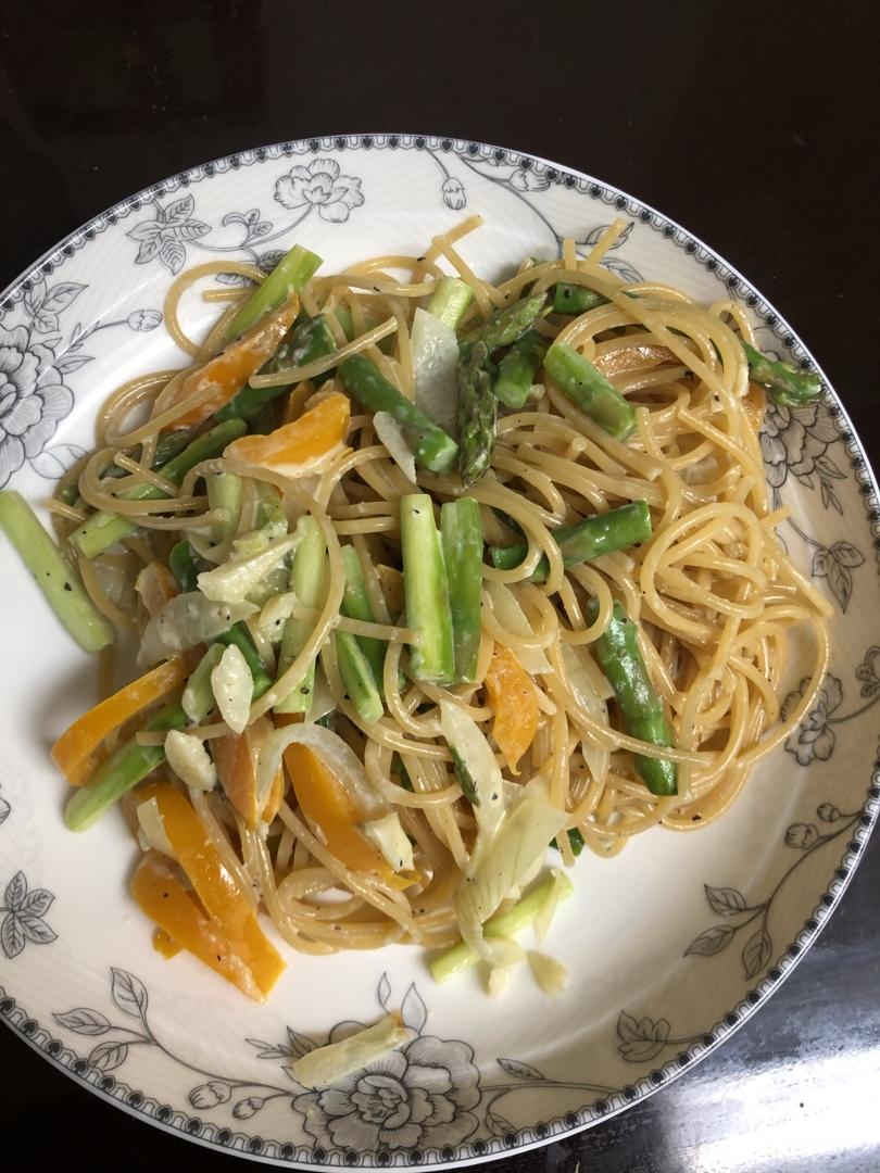 #有啥吃啥# 奶香意大利面