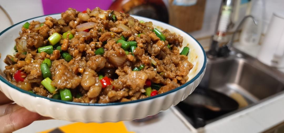 蒜苔炒肉末，三碗米饭都不够吃