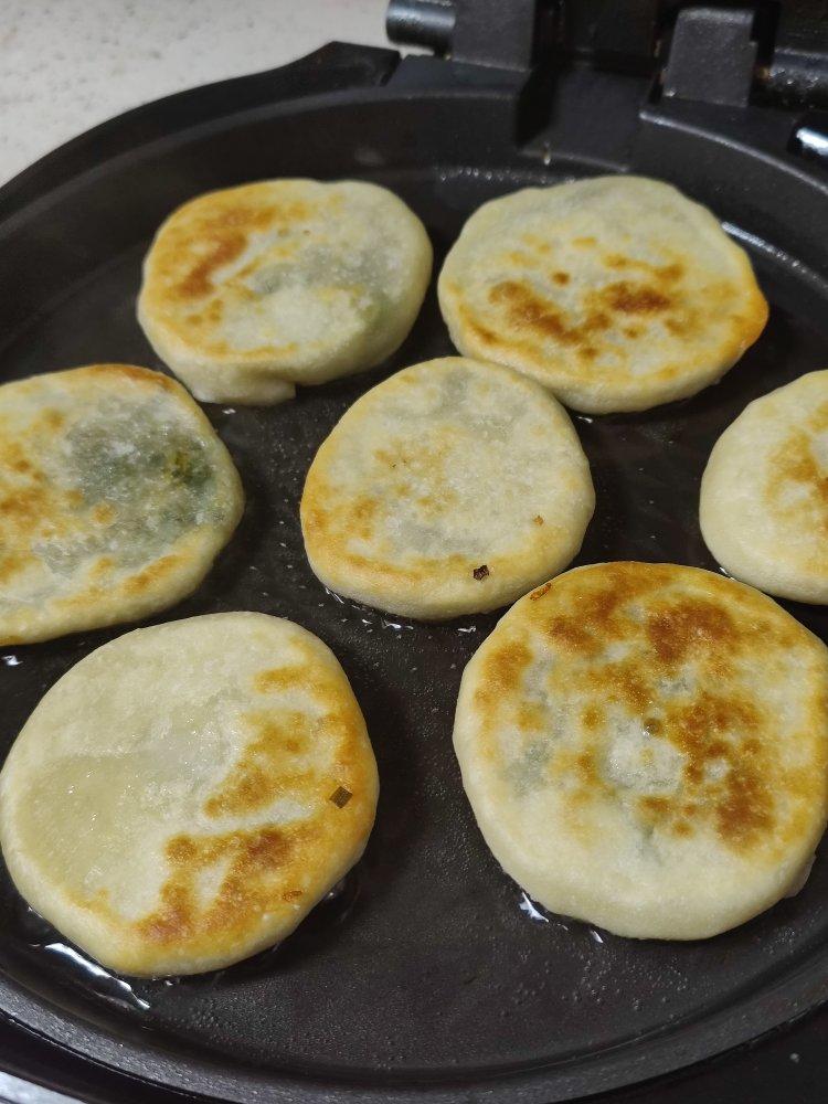 万能饼皮韭菜鸡蛋馅饼，满满的馅大大咬一口