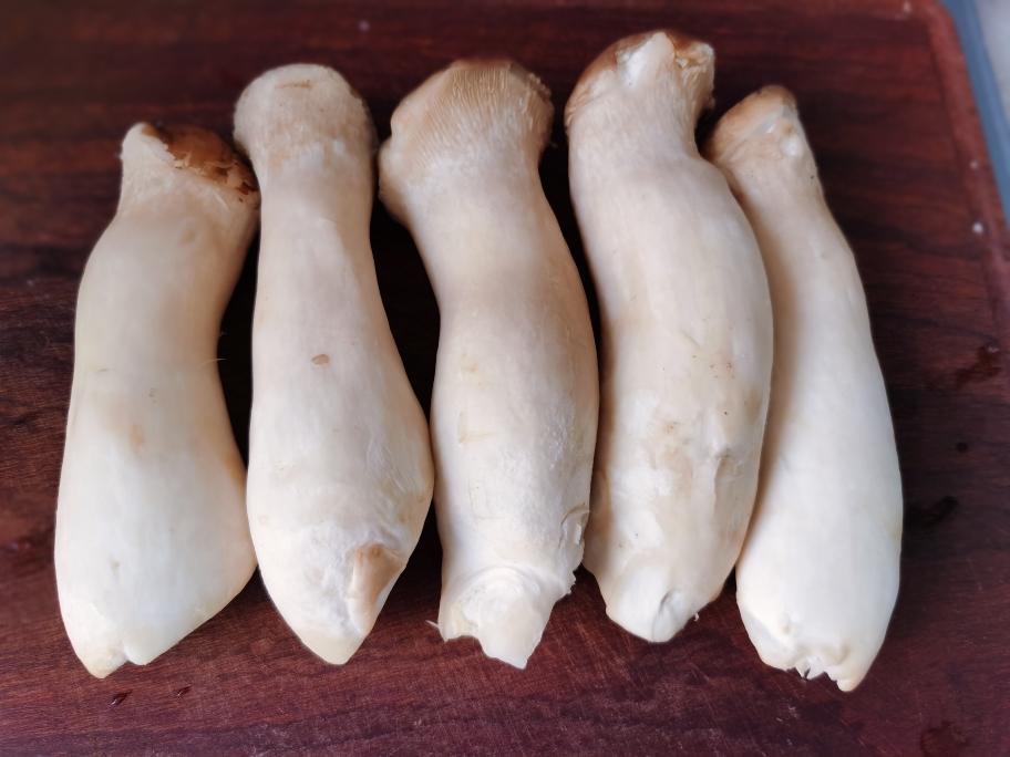 蚝油杏鲍菇(假鲍鱼)~给肉都不换!的做法 步骤1