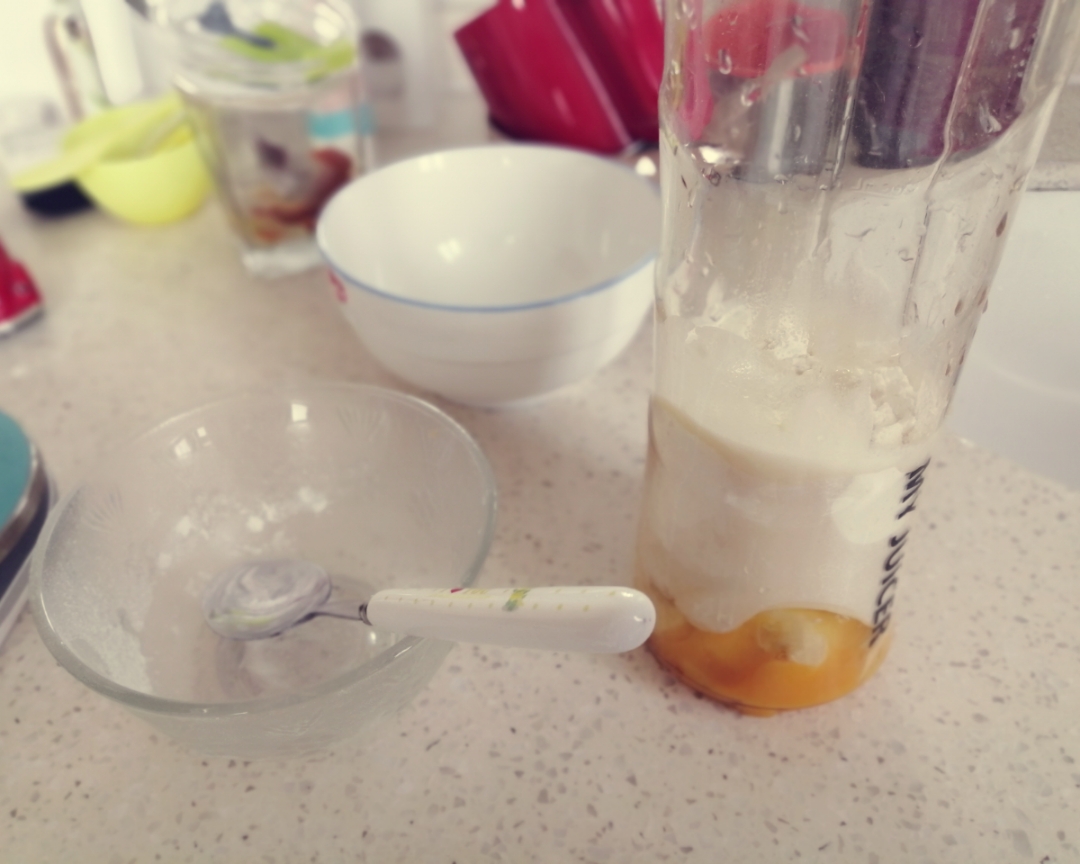 香蕉鸡蛋芝麻饼（香软可口）的做法 步骤1
