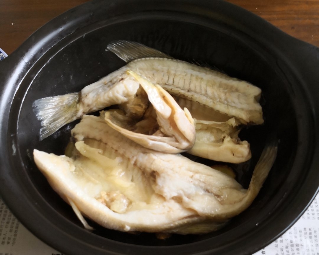 油盐焗黄立鱼的做法