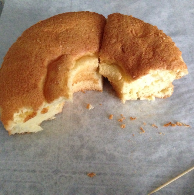 超简单完美戚风蛋糕（6寸2蛋）附打发、翻拌、脱模视频