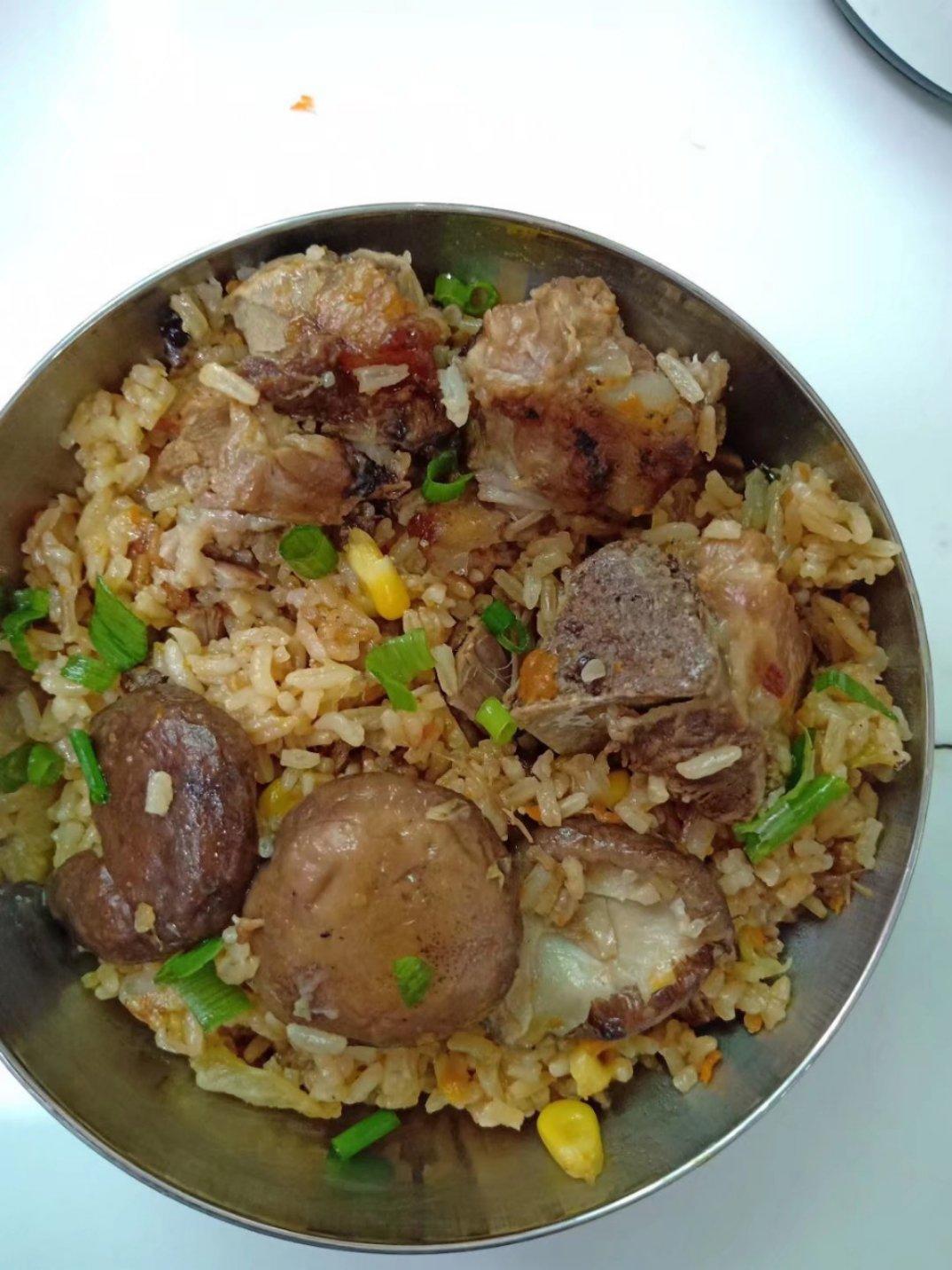 懒人版香喷喷的排骨焖饭-大松IH电饭煲