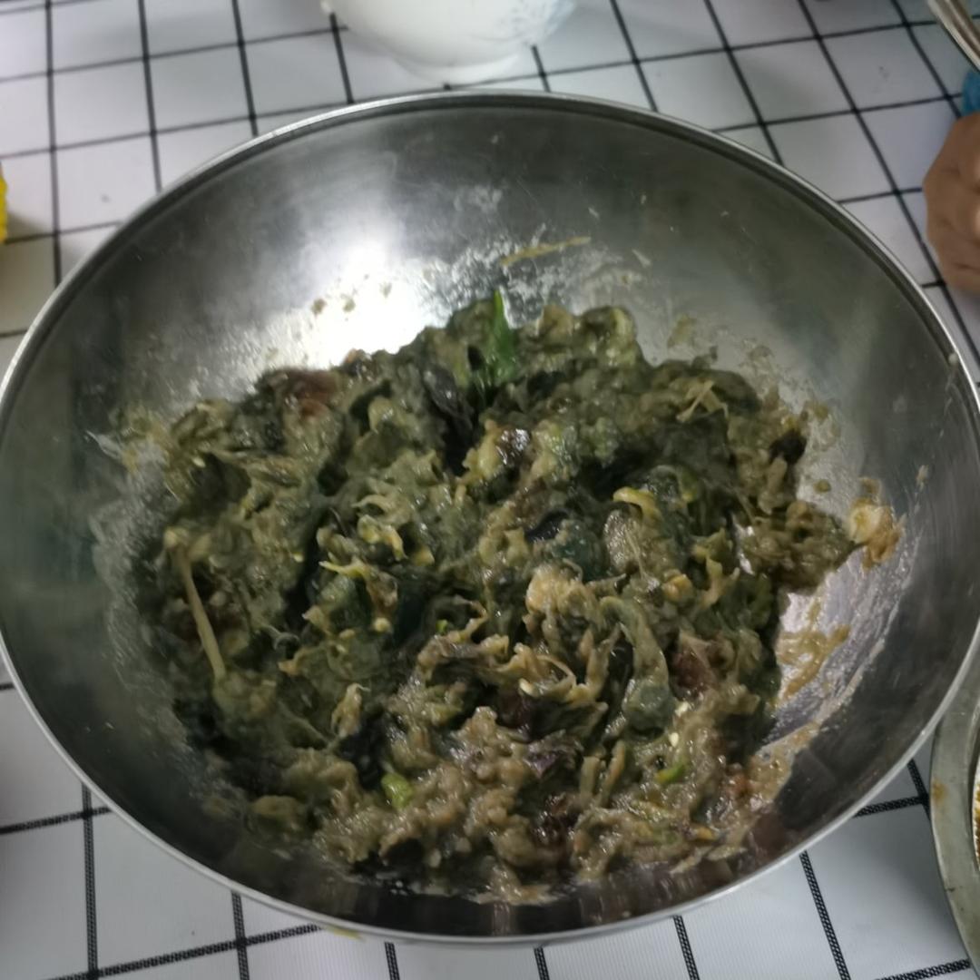 特色湘菜擂辣椒茄子皮蛋