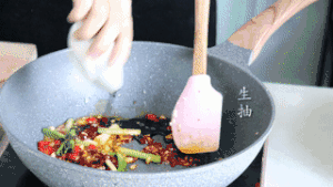 猪肉白菜千层锅的做法 步骤9