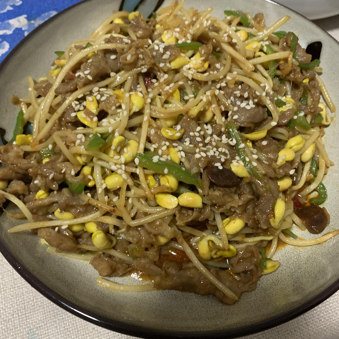 青椒豆芽炒肥牛
