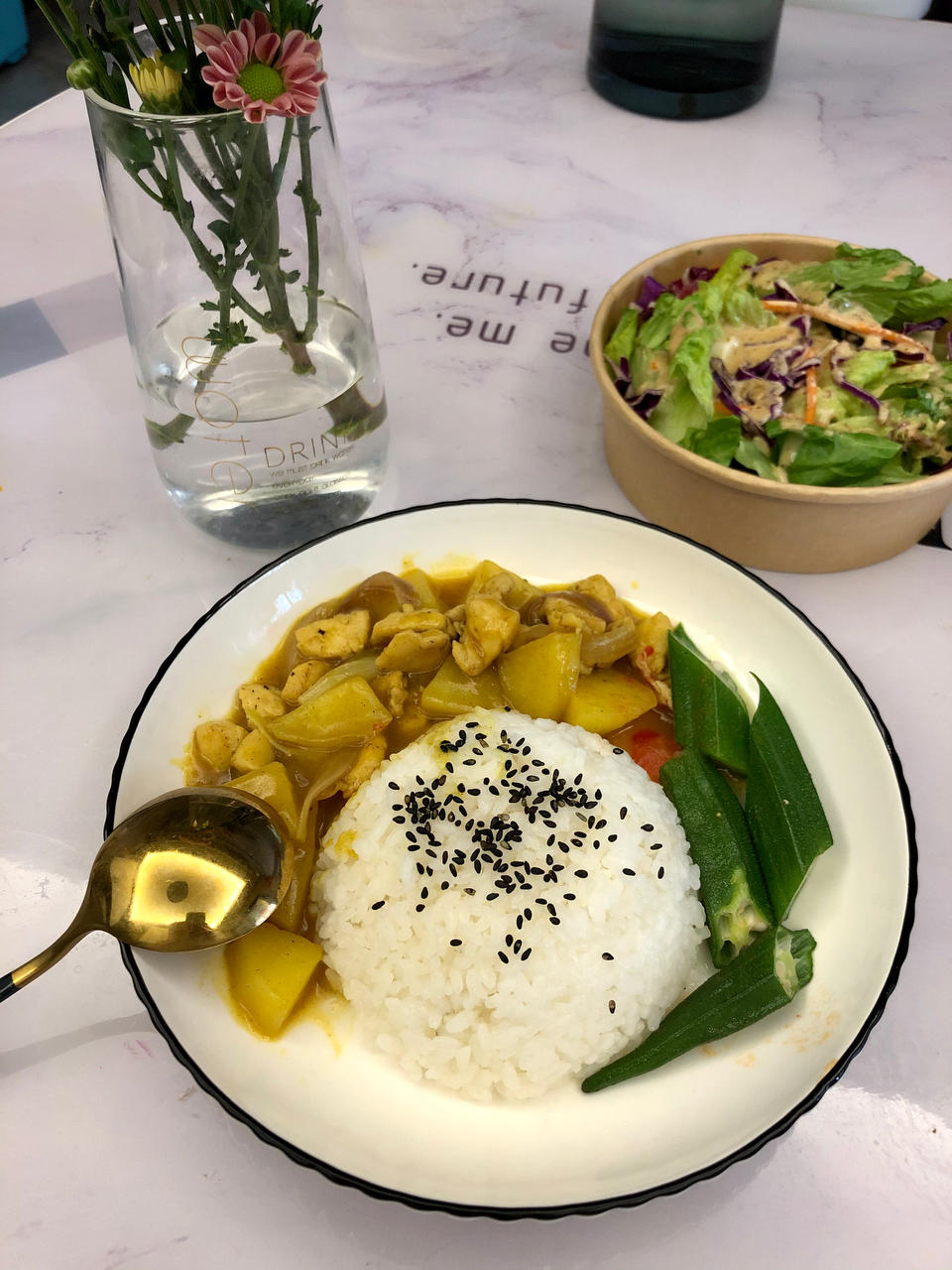 百分百不翻车的咖喱鸡胸肉盖饭