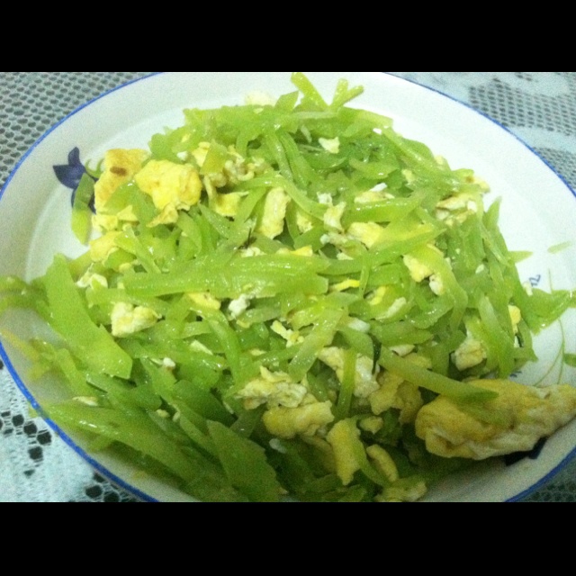 青笋炒蛋