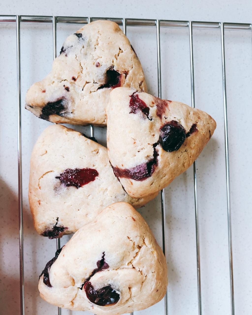 黑莓全麦早餐司康丨健康·烘焙<好好吃饭2>