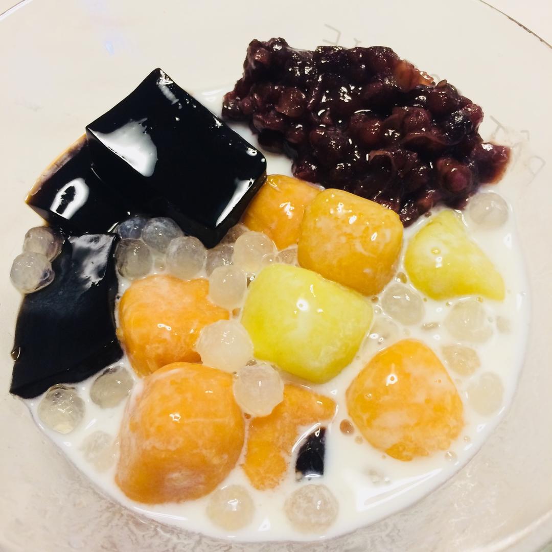 leia_z做的自制鲜芋仙芋圆(另附: 蜜红豆和仙草冻的做法)