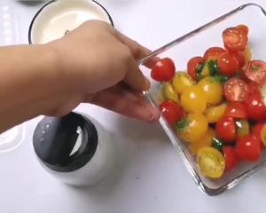 零厨艺蜂蜜紫苏拌小番茄的做法 步骤6