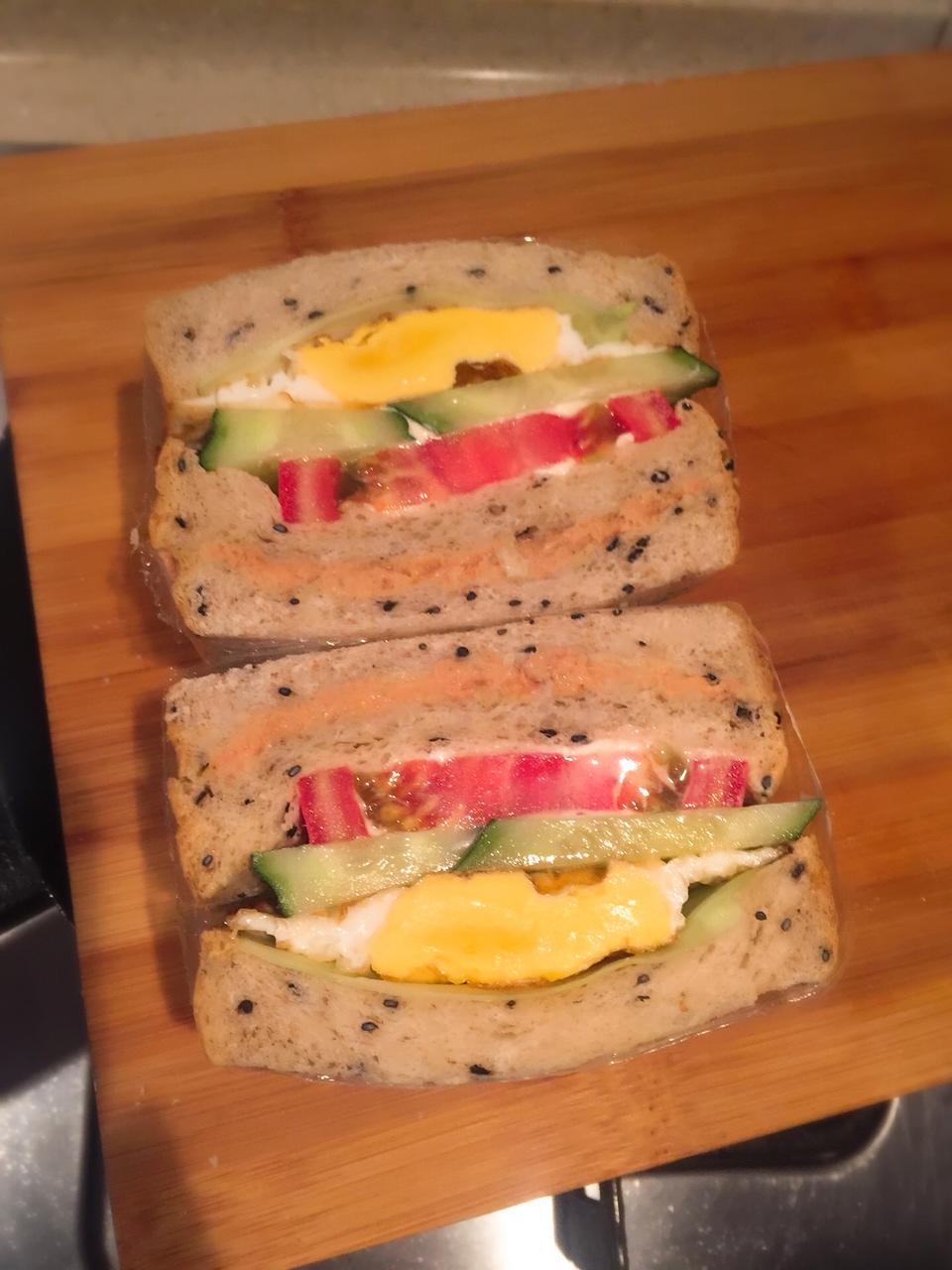 火腿芝士蛋三文治