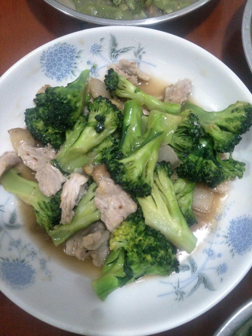 好吃到爆的耗油蒜蓉西兰花(从不修图，喜欢请关注)