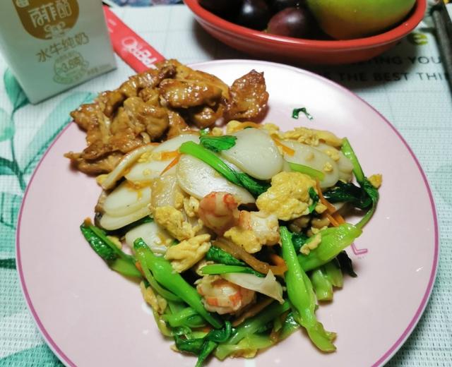 鲜掉头发的好吃虾仁炒年糕的做法