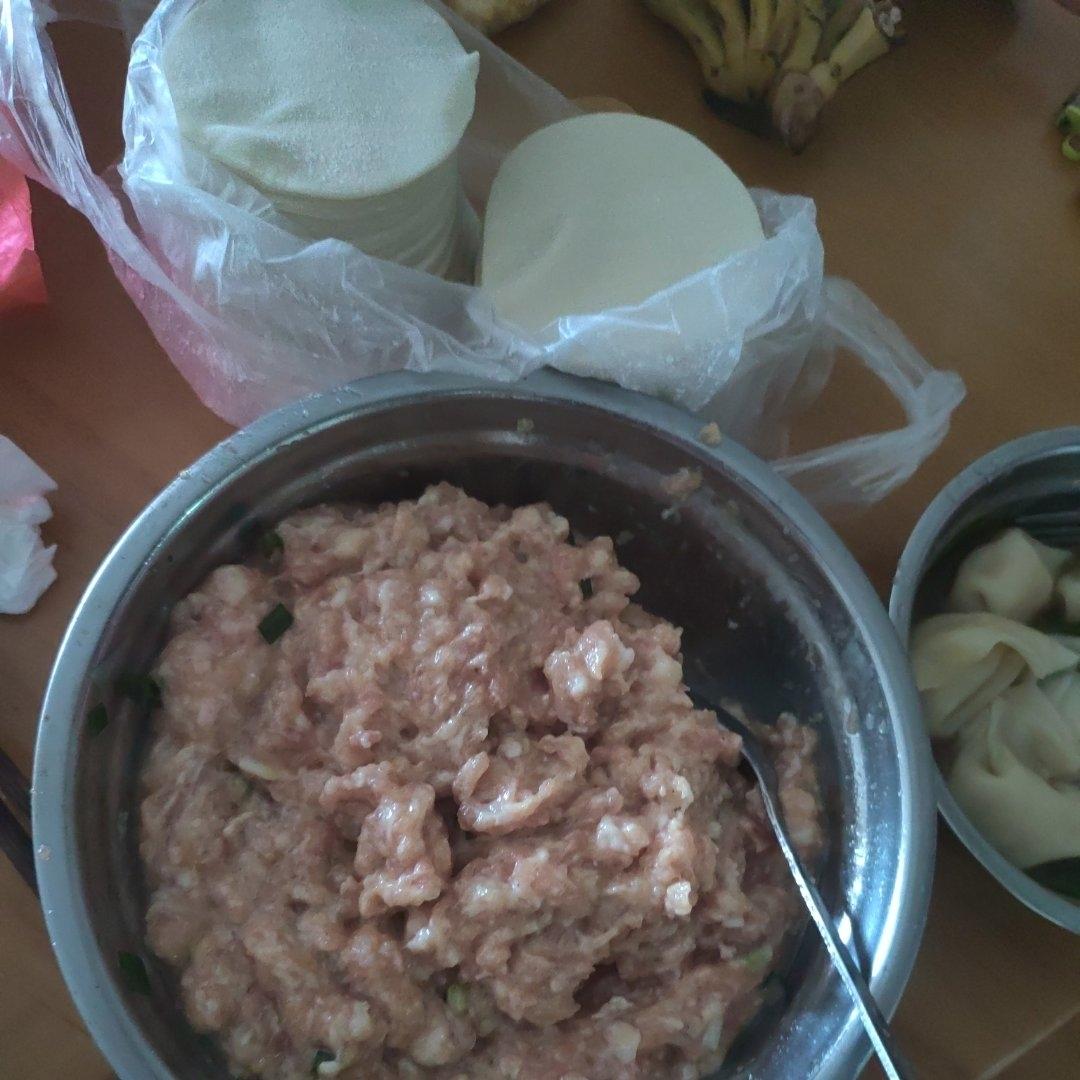 鲜肉馄饨 馄饨皮 馄饨汤底（附6种包法）